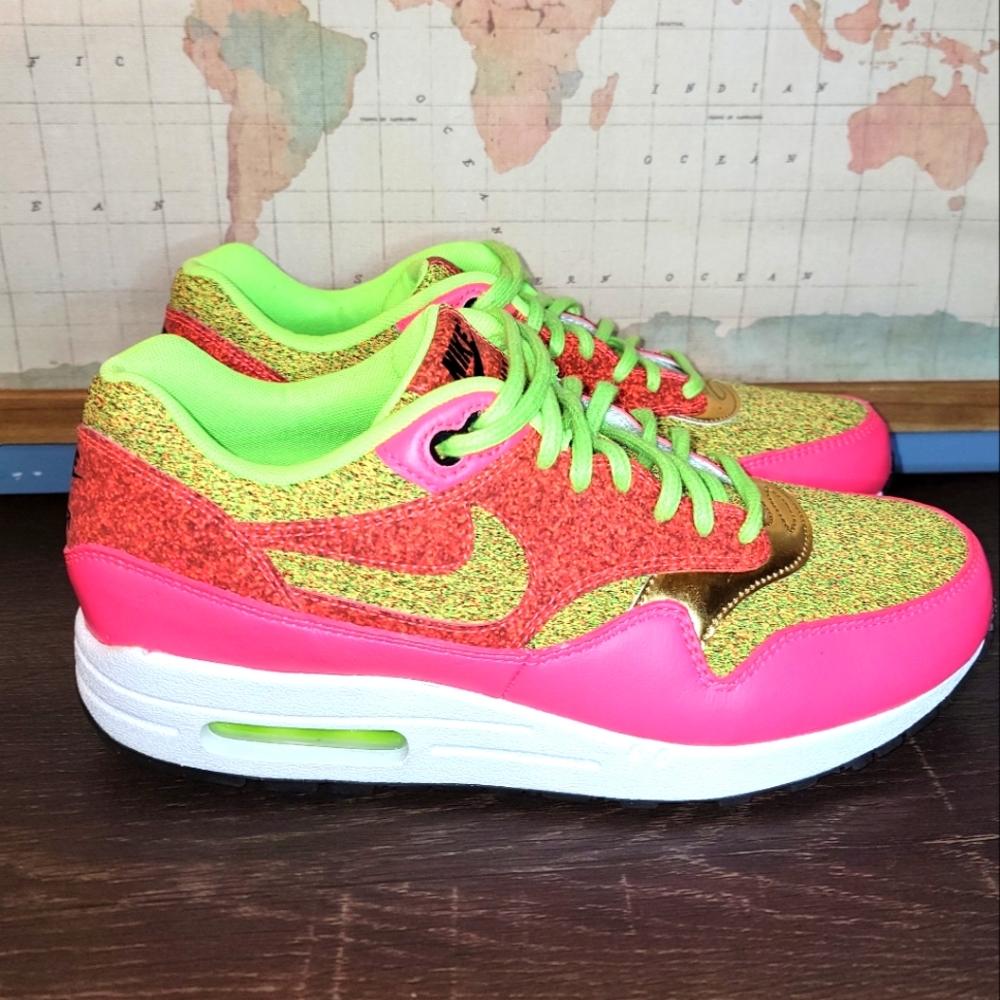 BRAND NEW Nike Air Max 1 SE "Ghost Green" Women's Size 9.5